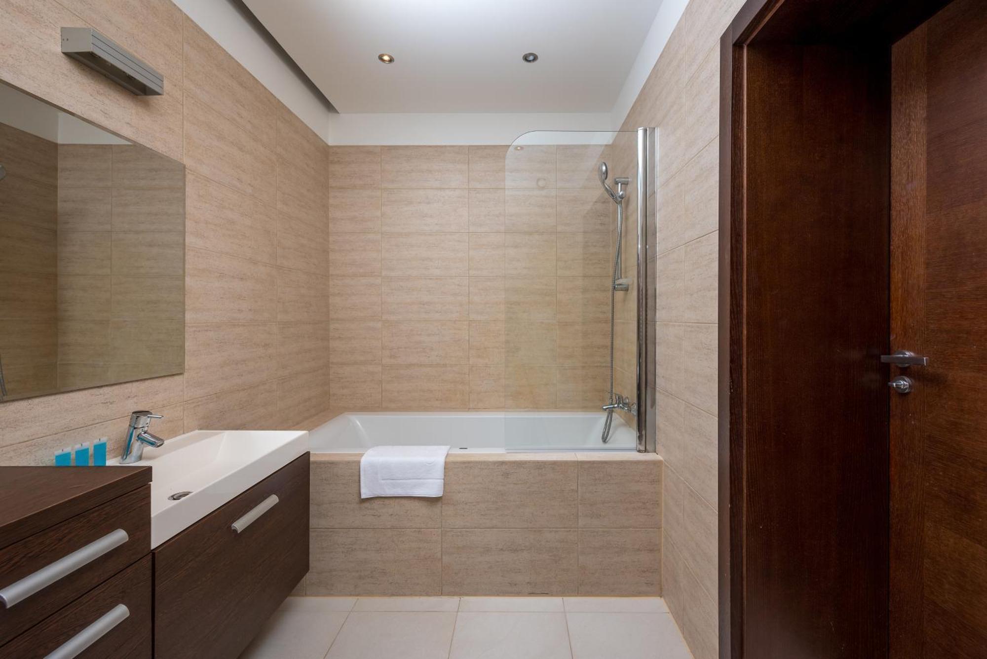 Stawki Pleasant Apartment Varşovia Exterior foto